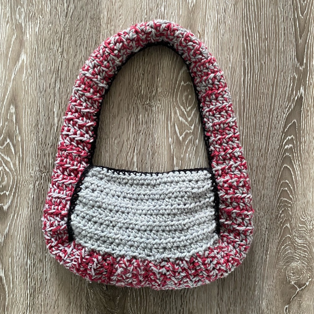 Crochet Raspberry and Gray Shoulder Bag - Picture 3 of 4